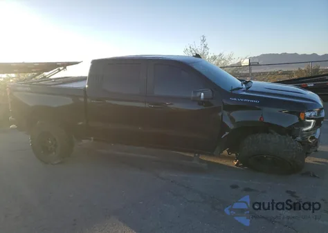 2021 Chevrolet Silverado K1500 Rst z USA, uszkodzony, nr VIN 1GCUYEED3MZ233407